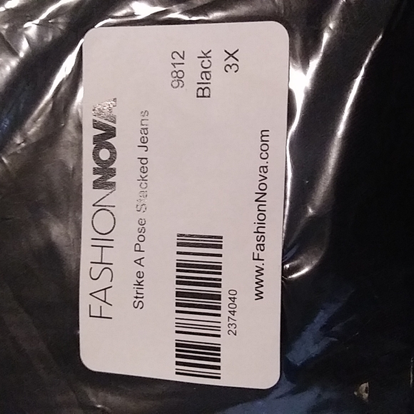 Fashion Nova "Strike A Pose" Stacked Jeans (3X) - Picture 4 of 16